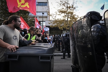 Miles de arrestos, violencia al alza y otras claves de la protesta estudiantil en Francia