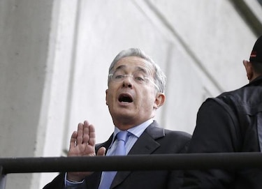 Uribe comparece ante la Fiscalía