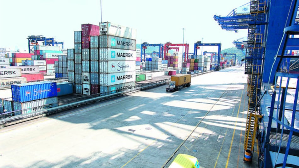 Grandes buques se apoderan del sistema