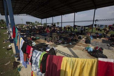 Costa Rica espera decisión de Belice para envío de cubanos