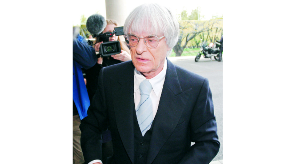 La F1 regresa con controversias