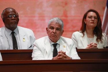 Luis Abinader asume la presidencia de República Dominicana para su segundo y último mandato