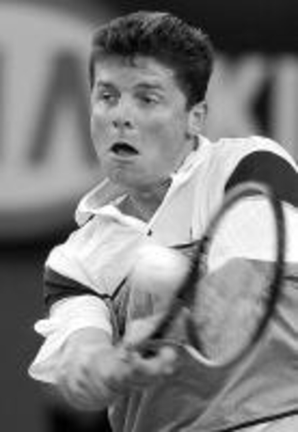 Jiri Novak avanza a la segunda ronda