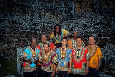 Me pasa con Los Beachers