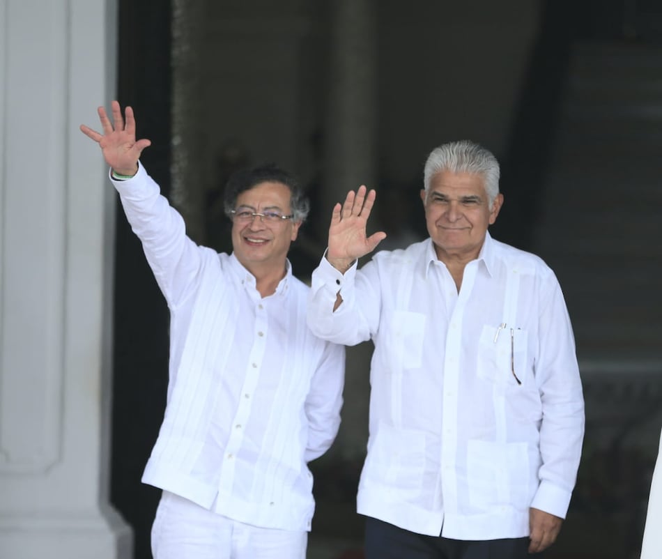 Petro llega a Panamá para hablar con Mulino de seguridad, migración y energía