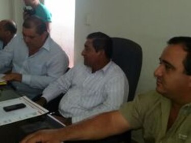 Calle Abajo se reúne con ediles, pero no resuelve sus diferencias