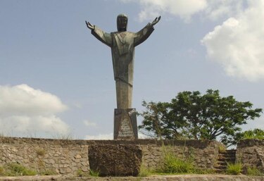 A tercer debate proyecto que declara la iglesia Cristo Redentor como sitio histórico