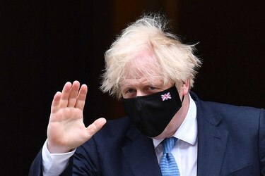 Boris Johnson pide prudencia a la población en visperas del desconfinamiento en Inglaterra