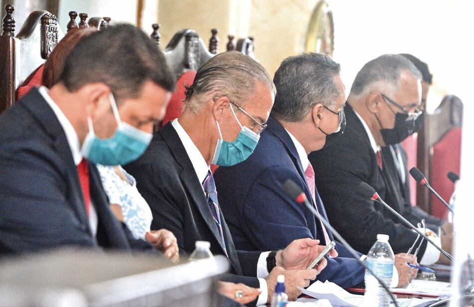 ‘Despilfarro de fondos’ agota la paciencia’: Cciap