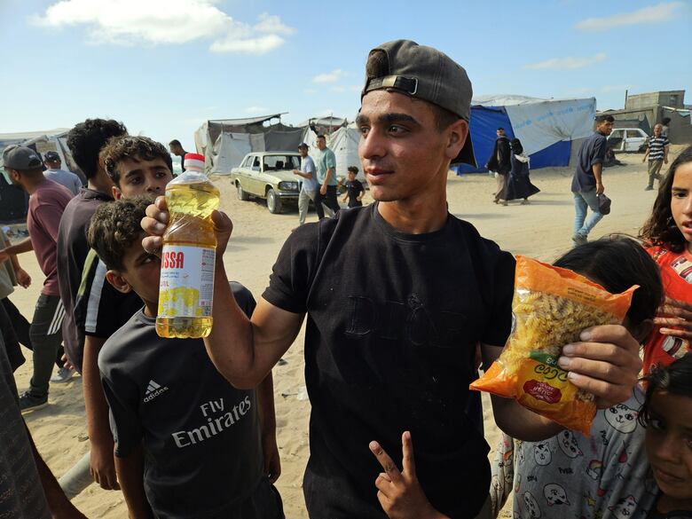 Qué contiene la controvertida caja de ayuda que distribuye la Fundación Humanitaria de Gaza