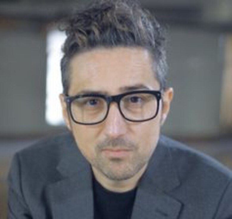 Patricio Pron obtiene el premio Alfaguara