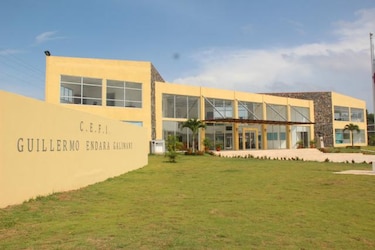 Comunidad Educativa de escuela Guillermo Endara Galimany logra conectar a sus estudiantes