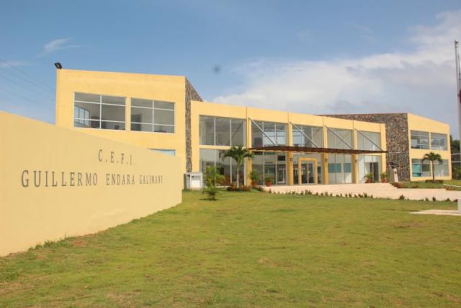 Comunidad Educativa de escuela Guillermo Endara Galimany logra conectar a sus estudiantes