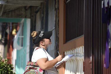 De casa en casa, así se hace una encuesta política