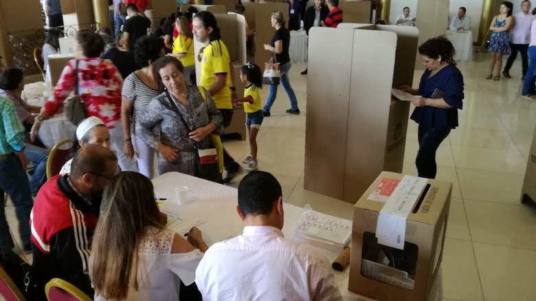 Inédito duelo presidencial entre izquierda y derecha en Colombia