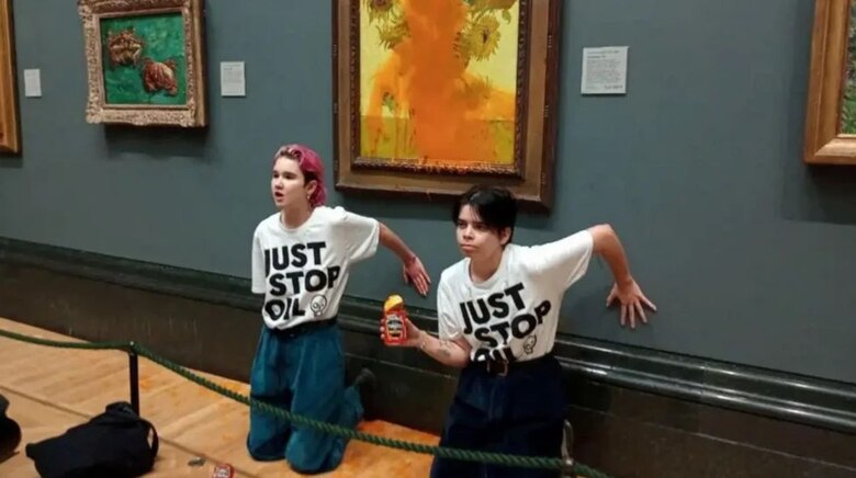 Just Stop Oil vuelve a tirar sopa a obras de Van Gogh tras ser encarceladas dos activistas