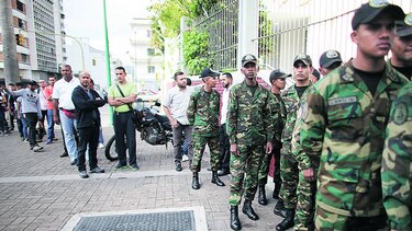 Maduro impone su plan con saldo de 16 muertos