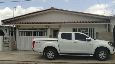 Excontralora Torres de Bianchini es indagada en su residencia