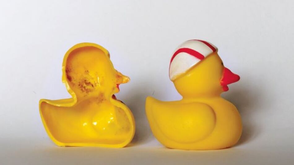 Patos de goma de las bañeras son una potencial ‘bomba de bacterias y hongos’