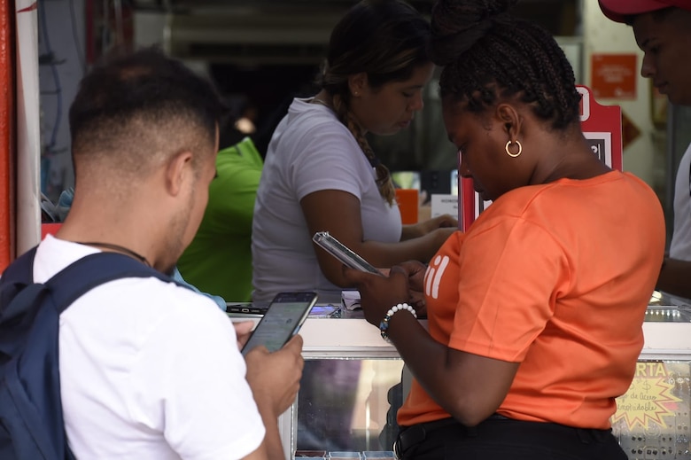 Panamá analizará si se requiere o no un tercer operador de telecomunicaciones