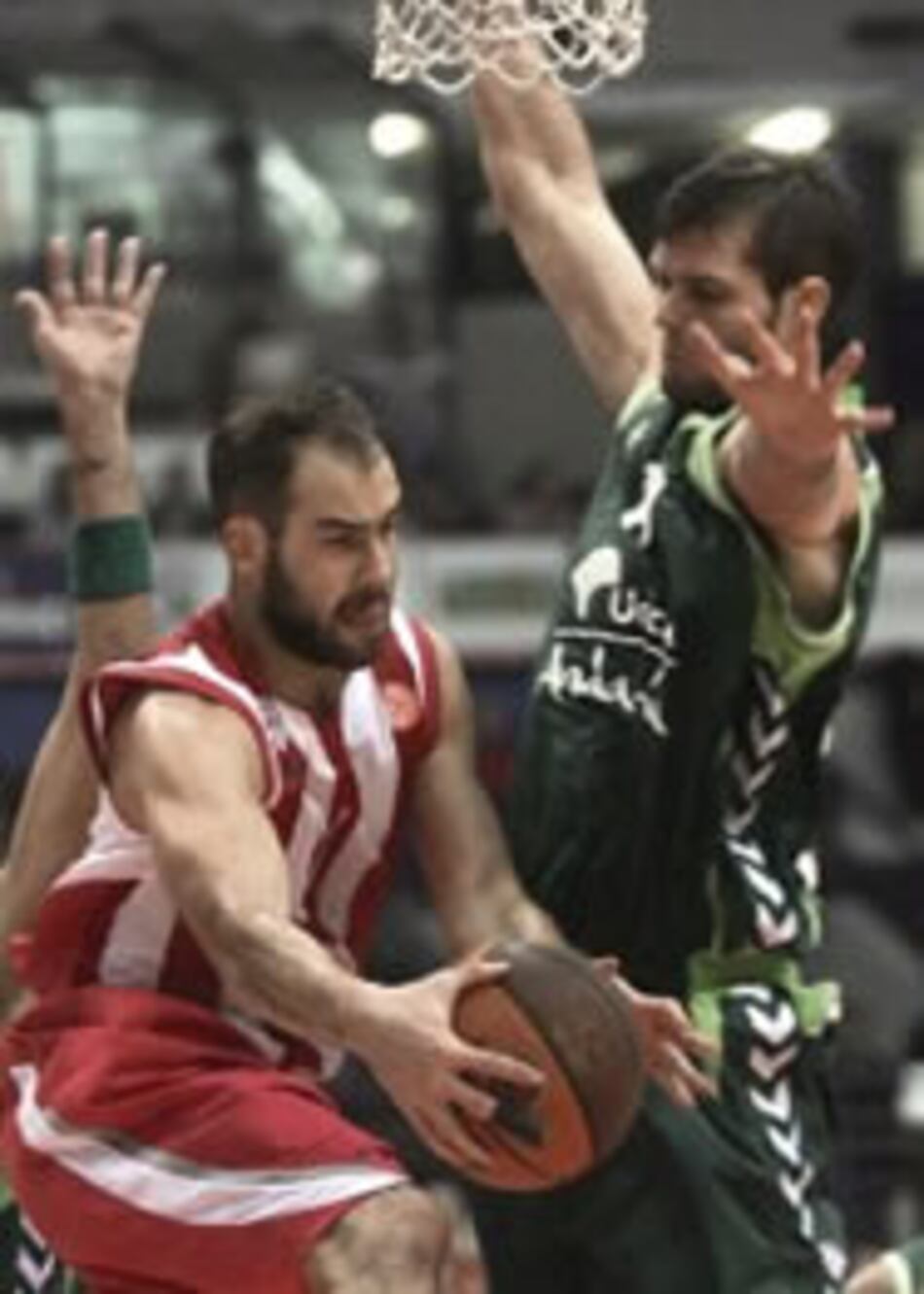Olympiacos le da una páliza al Unicaja