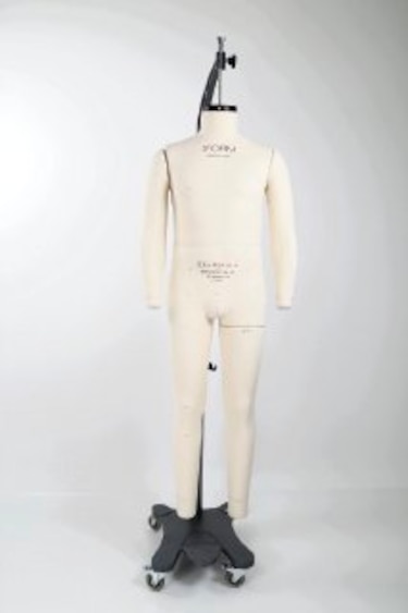 Maniquí entalla al panameño