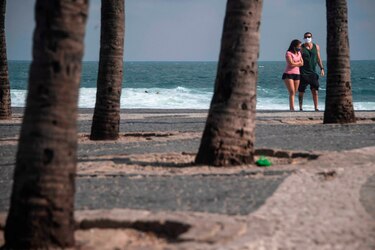 Río de Janeiro vuelve a la playa en una reapertura ‘precoz’
