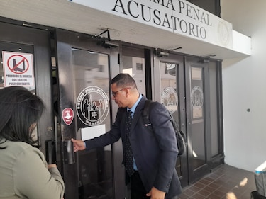 Testigos clave declaran en juicio por corrupción y fraude en el manejo de pruebas de covid-19