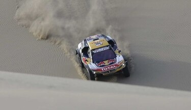 Peterhansel amplía ventaja en el Rally Dakar