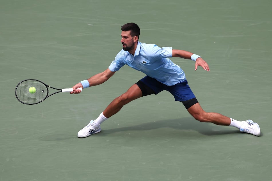 Djokovic avanza en el US Open tras remontar a Svajda