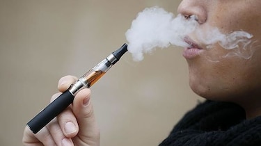 Estados Unidos prohíbe productos de vapeo con sabor para frenar epidemia
