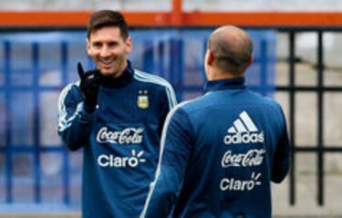 Chile reconstruye su defensa para contener a Messi