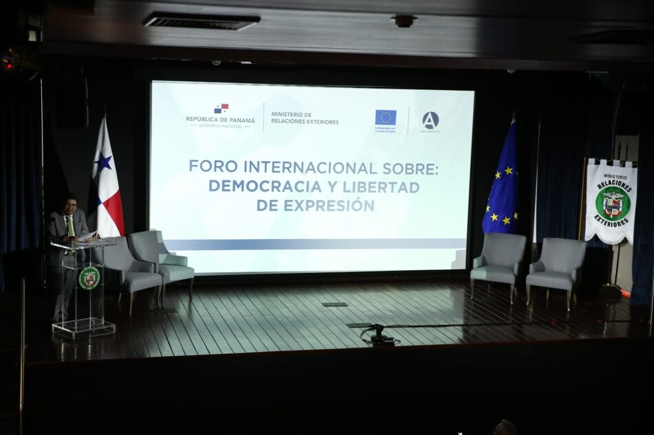 Analizan los desafíos y retos de la libertad de expresión y democracia