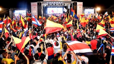 Carlos Alvarado, novelista, roquero y presidente electo de Costa Rica