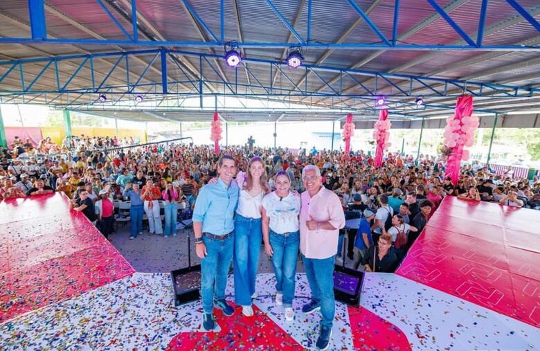 El puzle electoral: mariachis, besos y otras promesas de campaña
