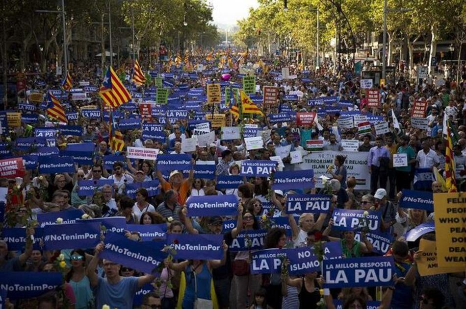 Barcelona realiza marcha masiva contra la violencia