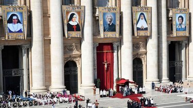 El papa Francisco canoniza a la primera santa brasileña