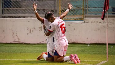 Plaza Amador, 20 partidos invicto y un pie en la semifinal de la Copa Centroamericana