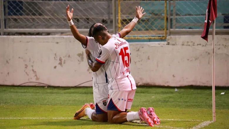 Plaza Amador, 20 partidos invicto y un pie en la semifinal de la Copa Centroamericana