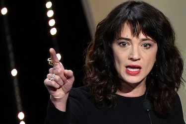 Asia Argento se retira como curadora de festival holandés
