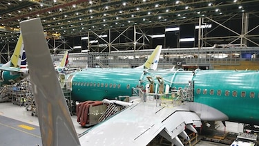 Reguladores hallan fallas con piloto automático de 737 Max