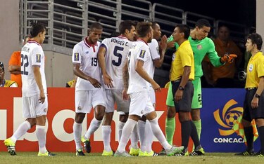 Árbitro Walter López reconoce que se equivocó con Costa Rica