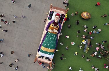 Homenaje a Frida Khalo con exposición en el Zócalo