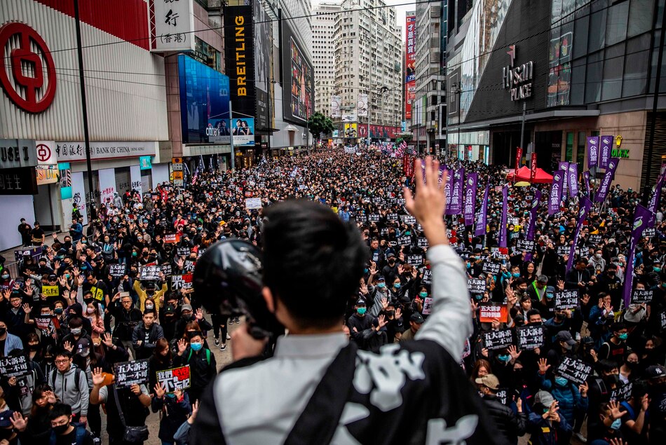 Hong Kong entra en 2020 con masiva manifestación prodemocracia