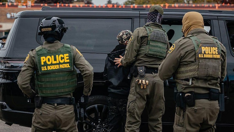 Cómo el miedo a la deportación aumentó la cantidad de dinero que los hondureños en Estados Unidos envían a su país