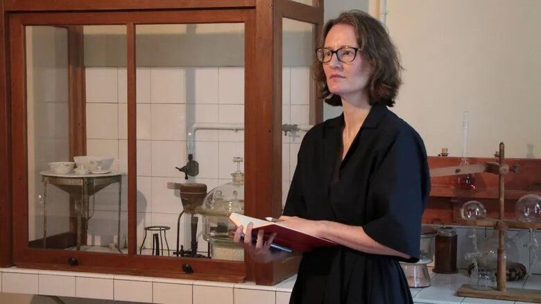 La temeraria búsqueda de las huellas dactilares radiactivas de Marie Curie en París