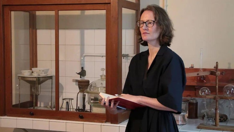 La temeraria búsqueda de las huellas dactilares radiactivas de Marie Curie en París