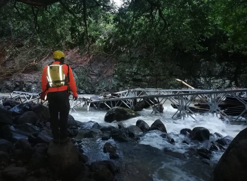 Crecida de río arrasa con puente en Santa Fe de Veraguas; nueve comunidades están incomunicadas