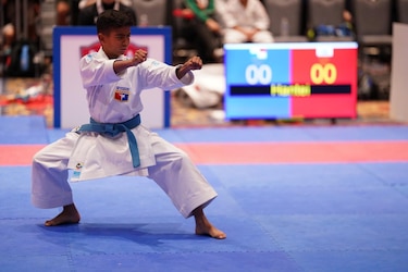 El panameño Lucas Ruiloba, de 11 años, dominó el US Open de Karate en Estados Unidos