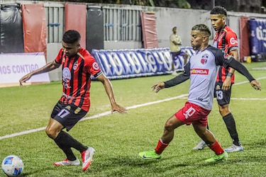 Los Monjes encadenan dos triunfos y se meten en la pelea